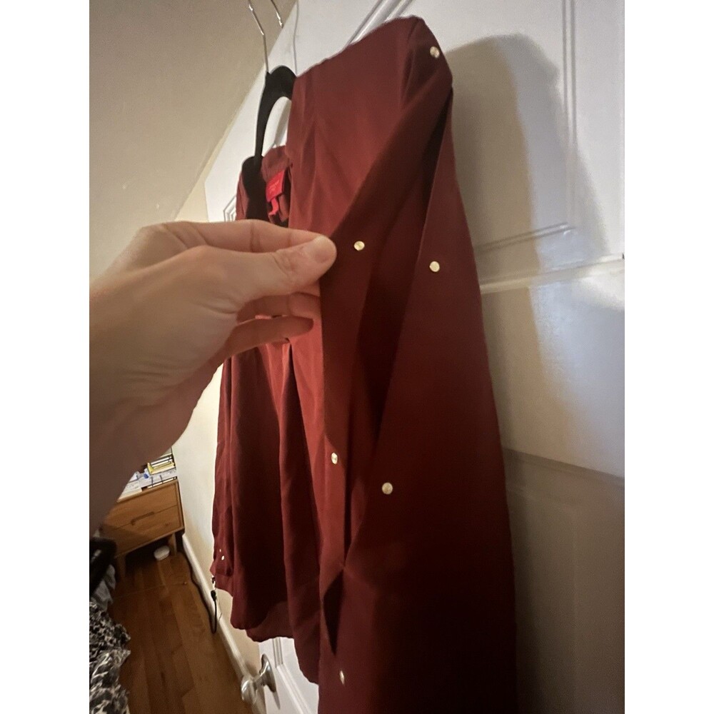 Jennifer Lopez Women’s Burgundy Solid V-Neck Long Sleeve Studded Blouse L - Picture 4 of 6